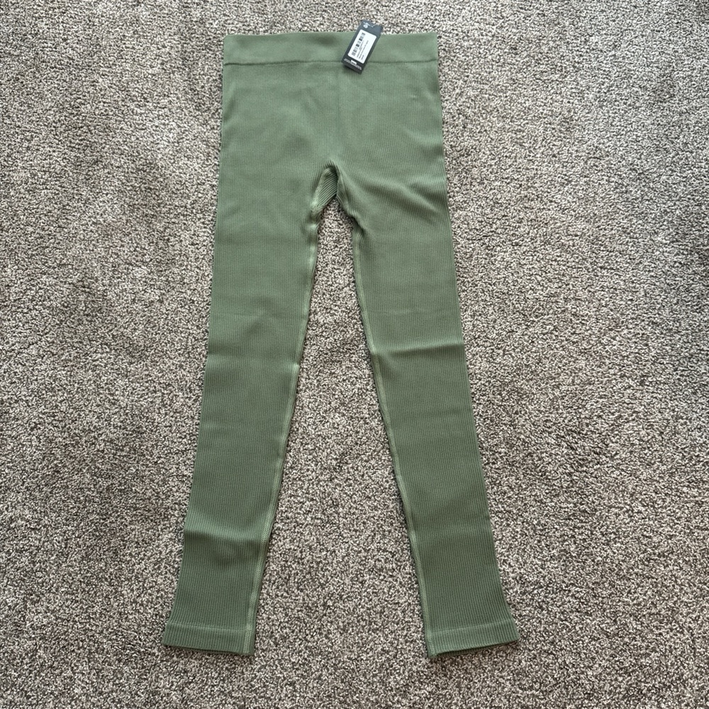 Pretty Bird Green MATERNITY Leggings Versatile and Stylish